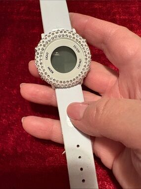 White Bezel Digital Fashion Watch - Style and Co great condition need battery